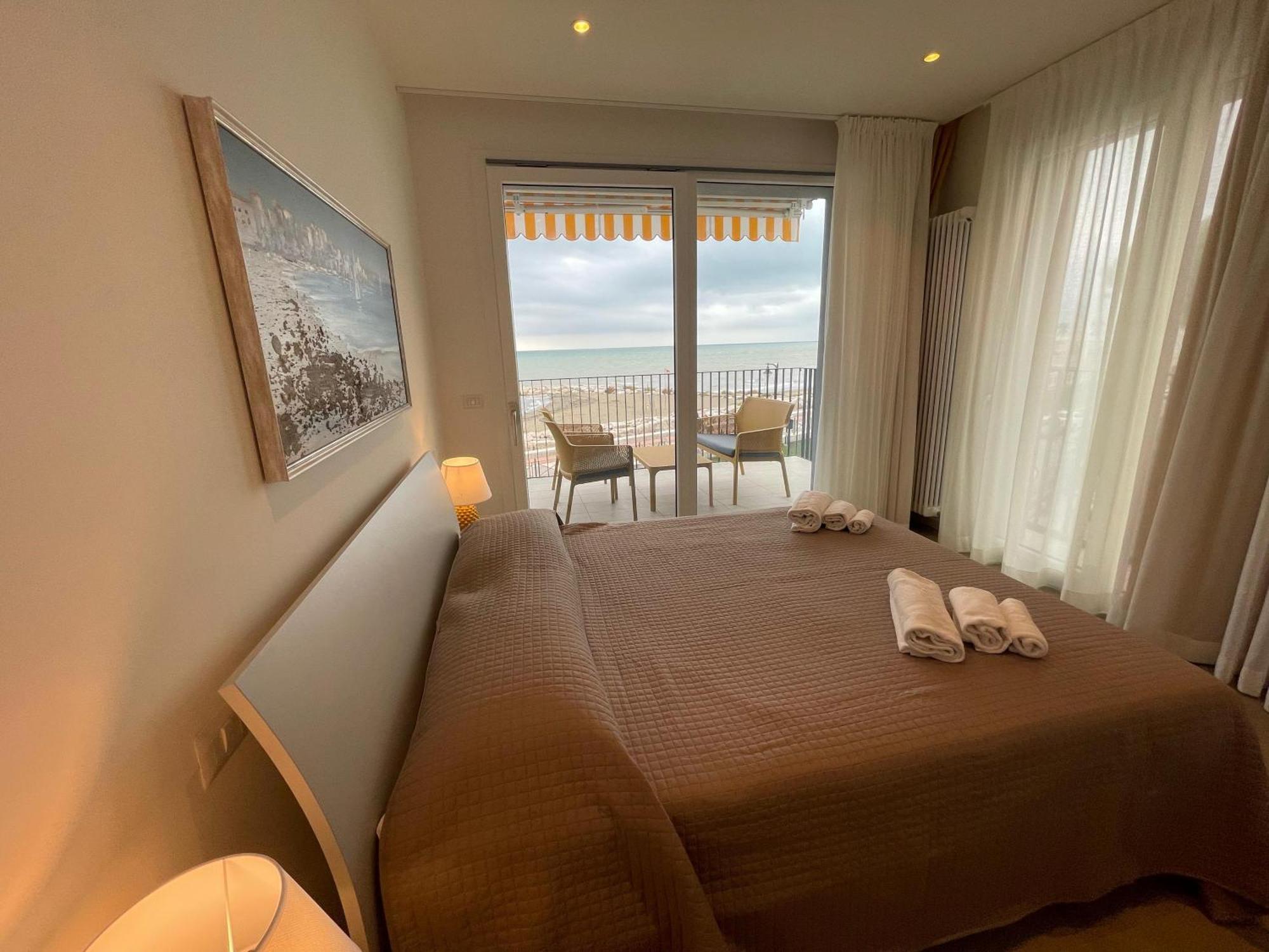 Nuovo Residence Serenissima Frontemare - Agenzia Cocal Caorle Exteriör bild